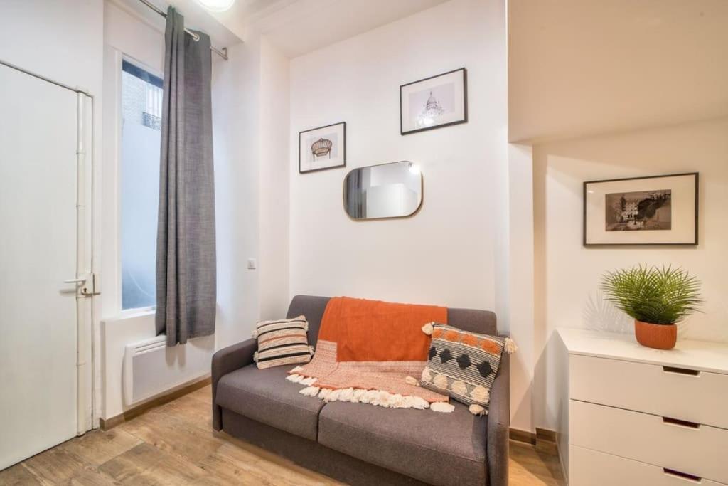 Bel Appartement Au Coeur De Montmartre Parigi Esterno foto