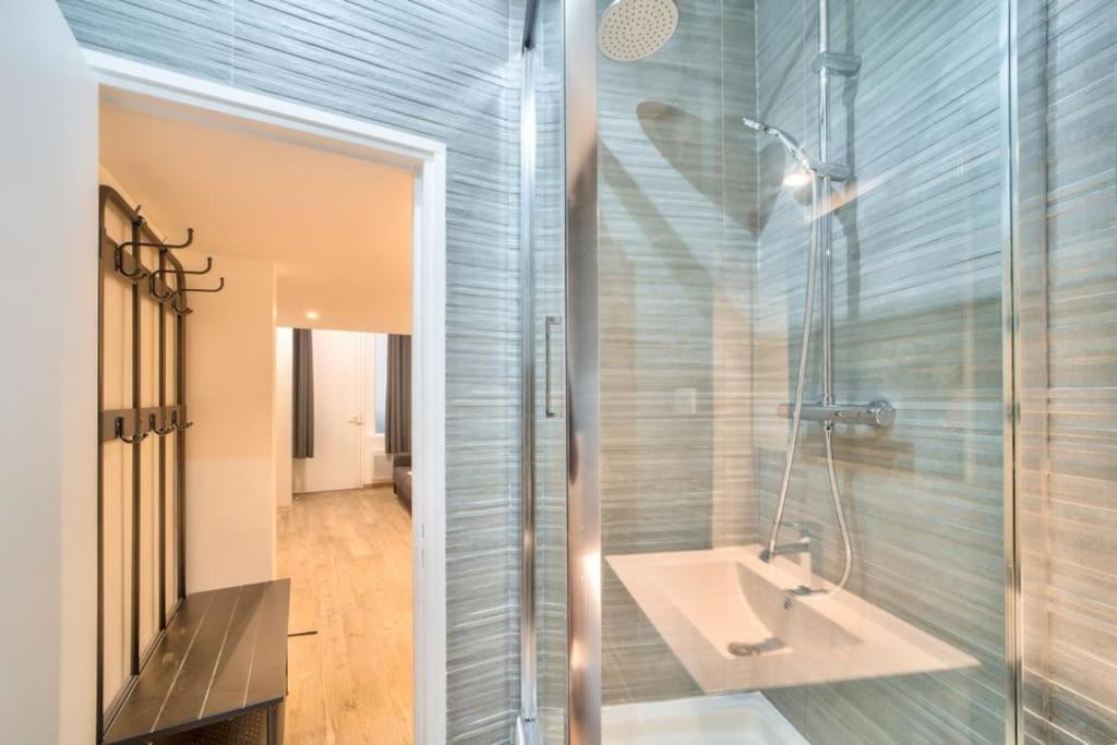 Bel Appartement Au Coeur De Montmartre Parigi Esterno foto