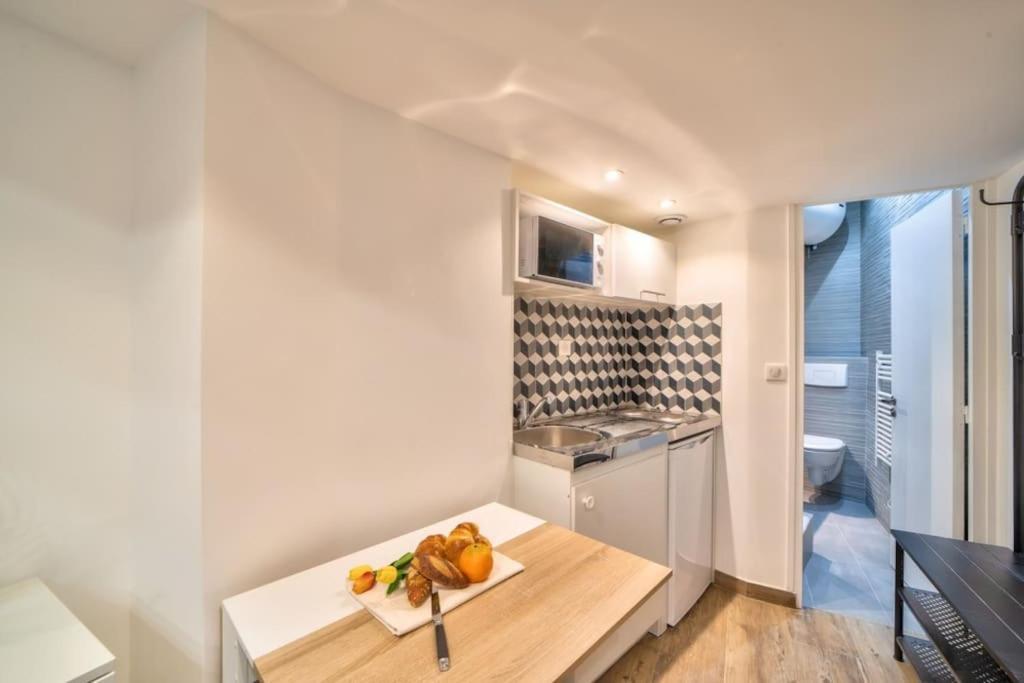 Bel Appartement Au Coeur De Montmartre Parigi Esterno foto
